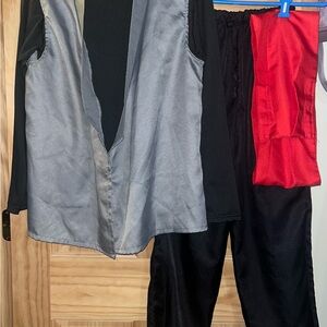 Boys Ninja costume 4 piece set size Large